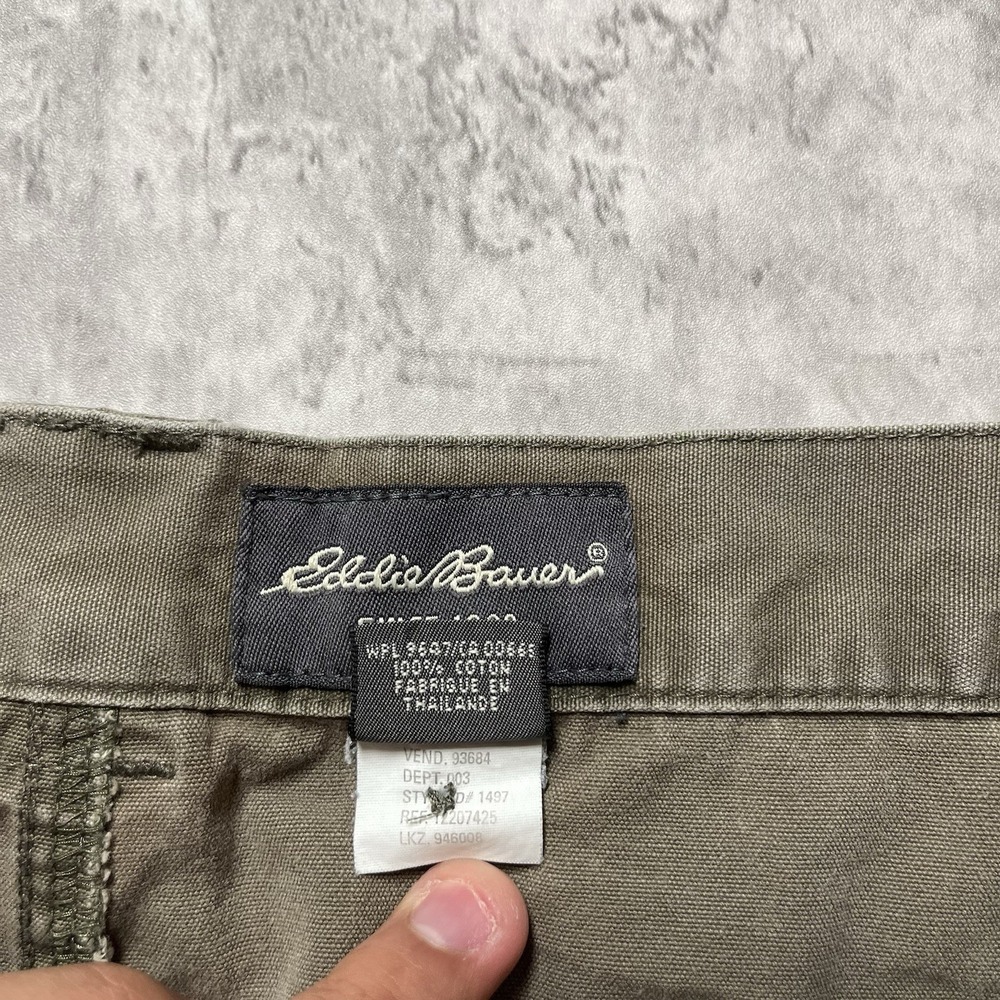 Eddie Bauer Shorts Mens 34 Green Cargo Outdoor Hiking Nylon Blend Zip Pocket - Picture 2 of 9